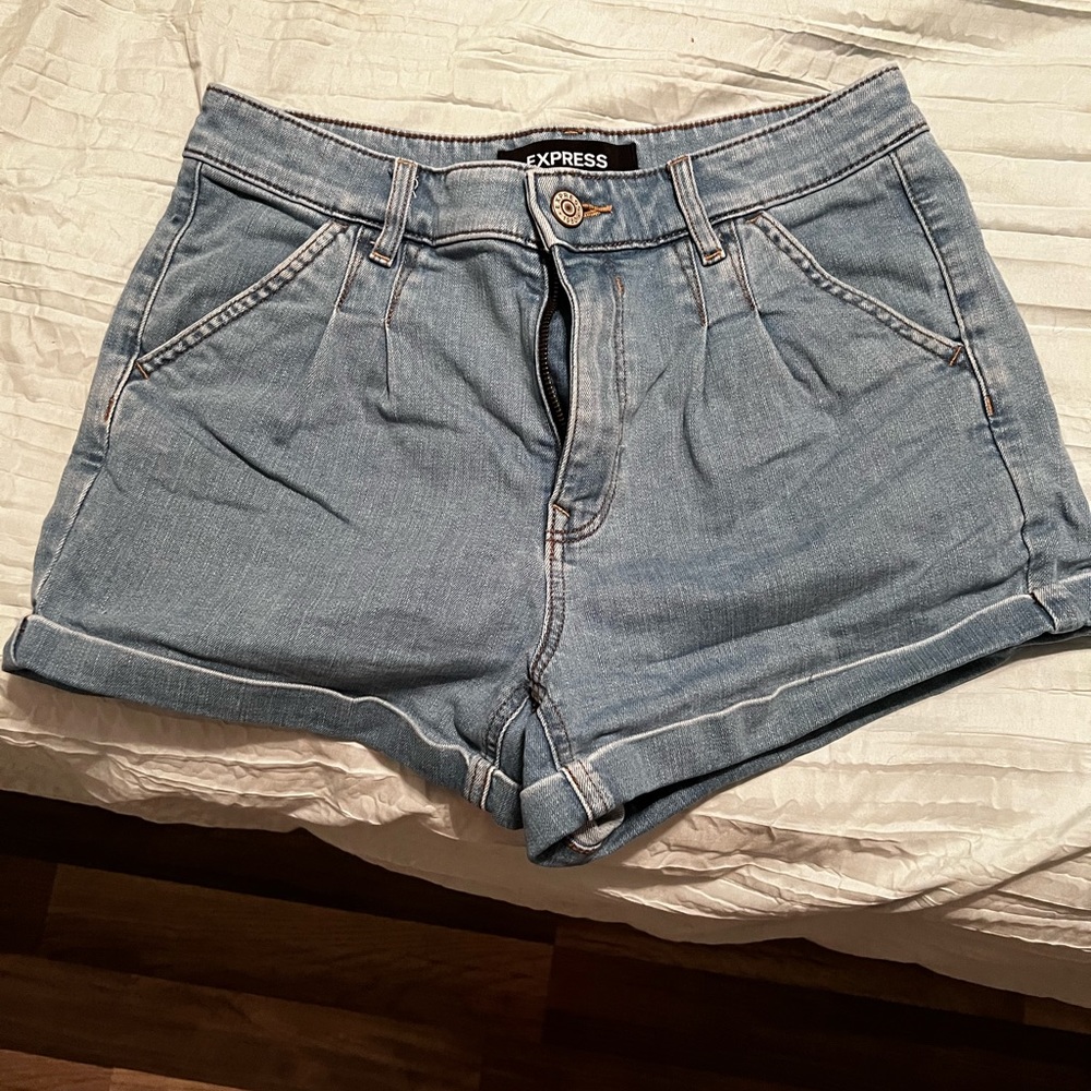 High waist denim shorts